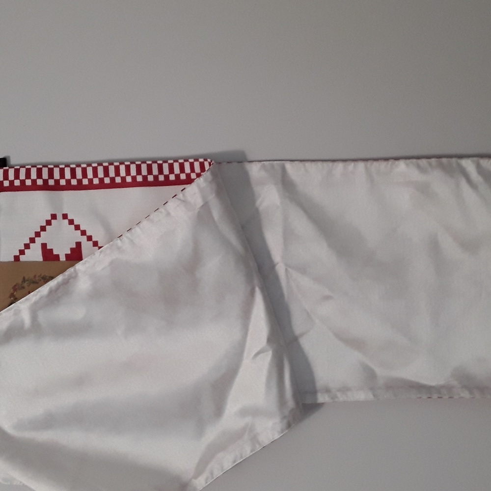 Brite table runner - Picture 3 of 4